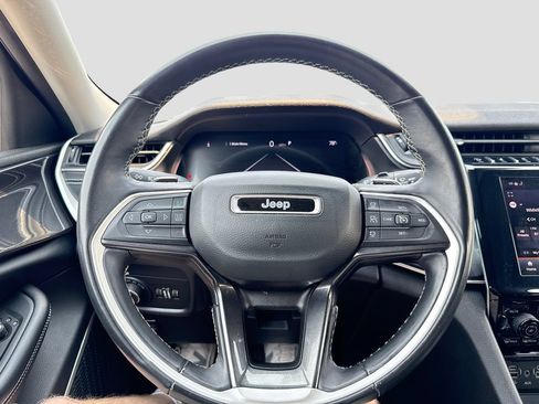 Used 2022 Jeep Grand Cherokee L Laredo w/ Luxury Tech Group I AWD/4WD image 15