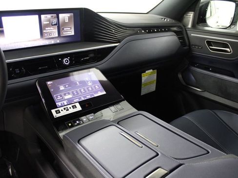 New 2026 INFINITI QX80 4WD image 29