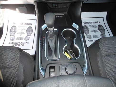 Used 2023 Chevrolet Traverse LT image 7