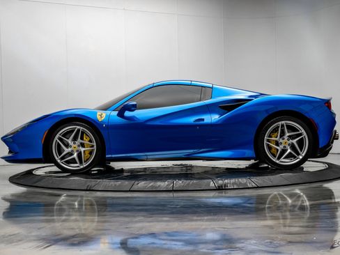 Used 2023 Ferrari F8 Tributo RWD image 10