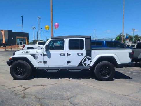 Certified 2021 Jeep Gladiator Sport AWD/4WD image 5