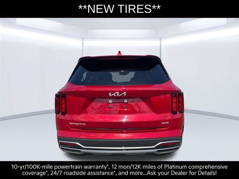 Certified 2023 Kia Sorento EX AWD/4WD image 5