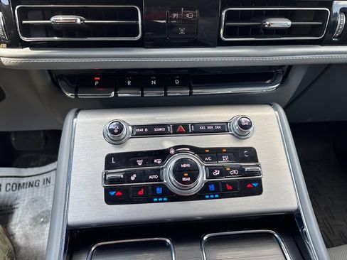 Used 2020 Lincoln Aviator Reserve w/ Equipment Group 202A AWD/4WD image 38