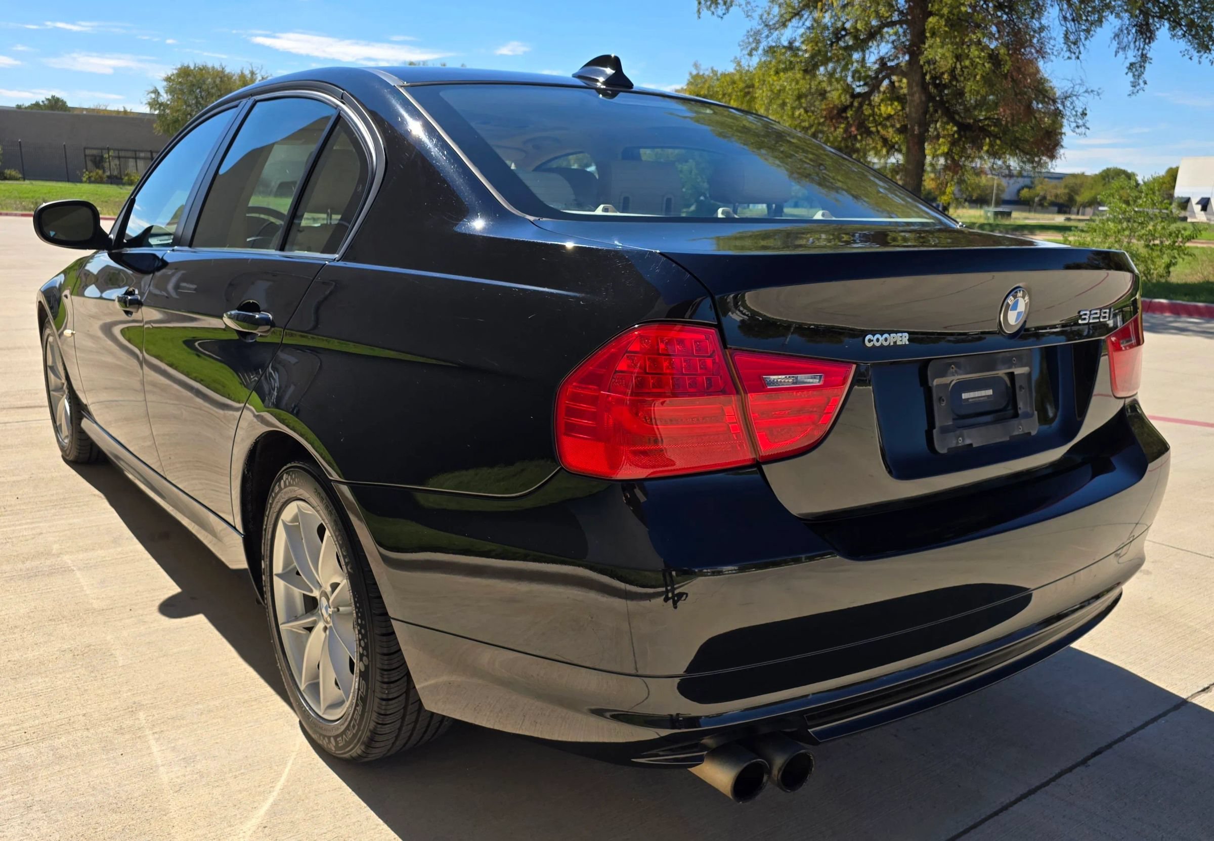 Used 2010 BMW 328i Sedan RWD image 6