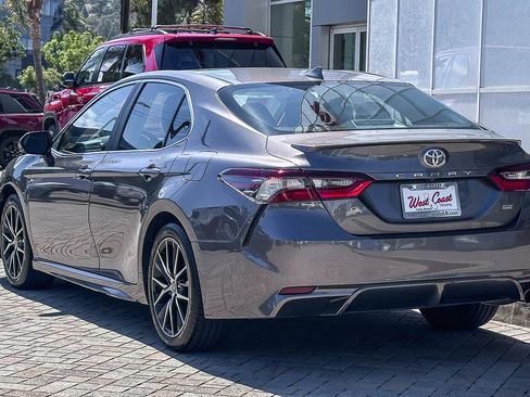 Used 2023 Toyota Camry SE w/ Convenience Package FWD image 9