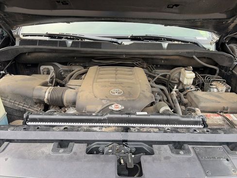 Used 2018 Toyota Tundra SR5 w/ SR5 Upgrade Package image 31