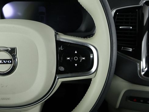 Certified 2025 Volvo XC90 T8 Plus w/ Protection Package Premier AWD/4WD image 11