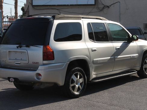 Used 2005 GMC Envoy XL SLT RWD image 8