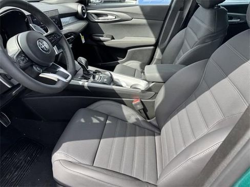 New 2025 Alfa Romeo Tonale w/ Premium Package AWD/4WD image 14