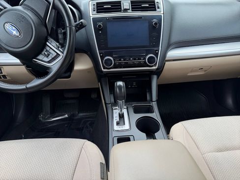 Used 2019 Subaru Outback 2.5i Premium AWD/4WD image 11