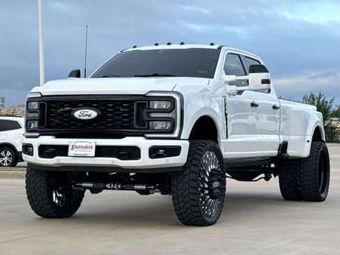 Used 2024 Ford F350 Lariat w/ Lariat Ultimate Package AWD/4WD image 3