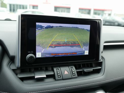 Used 2024 Toyota RAV4 XLE Premium image 23