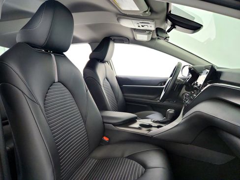 Used 2024 Toyota Camry SE image 18