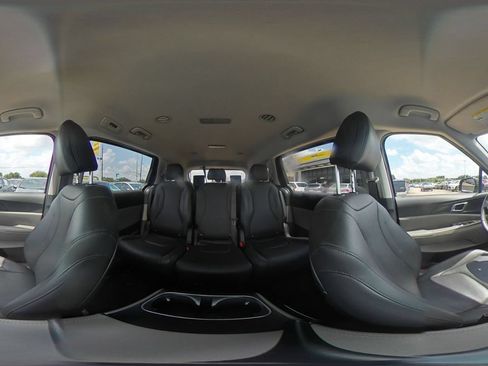 Used 2026 Kia Carnival FWD image 45