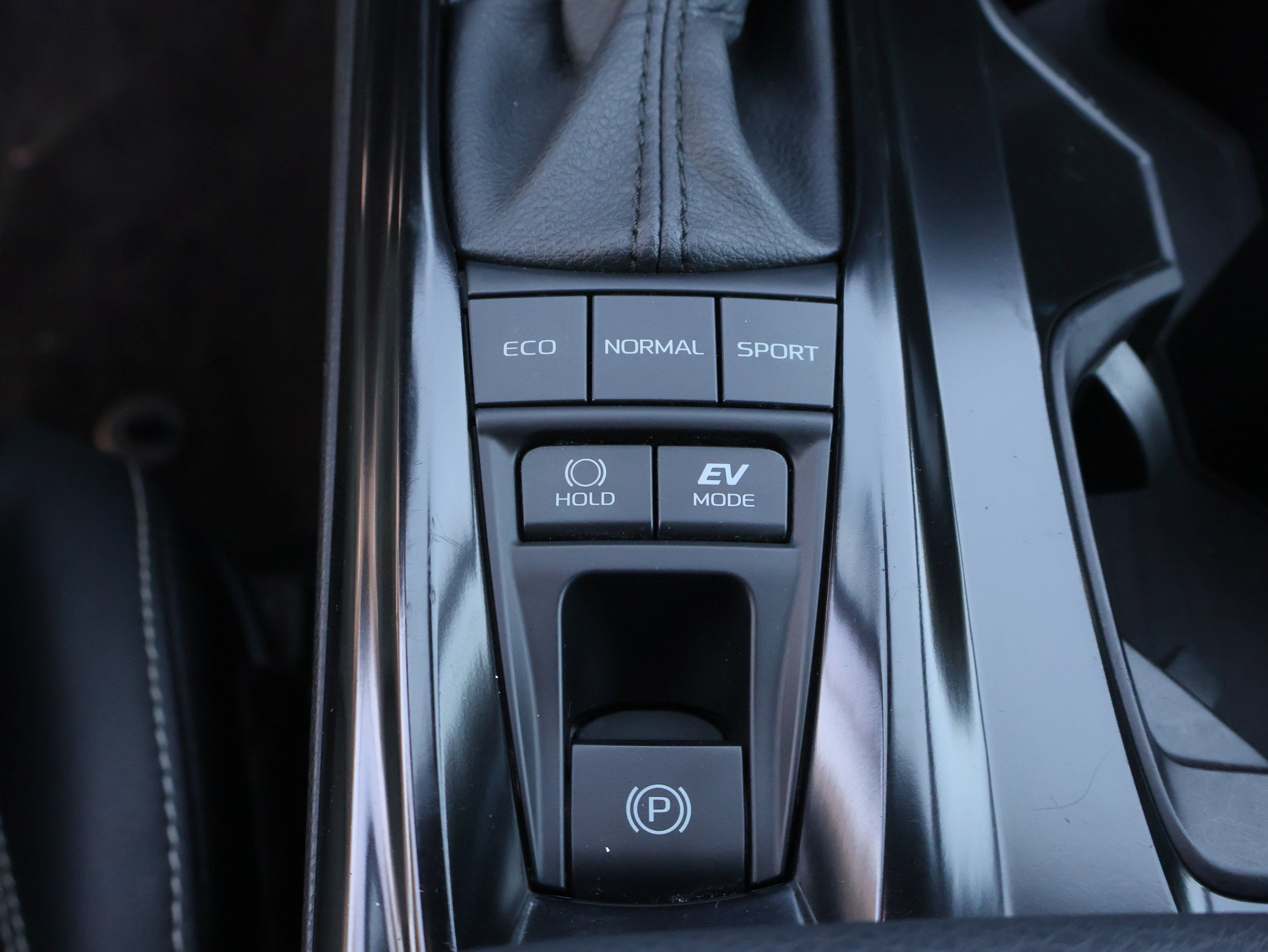 Used 2025 Toyota Camry SE FWD image 23