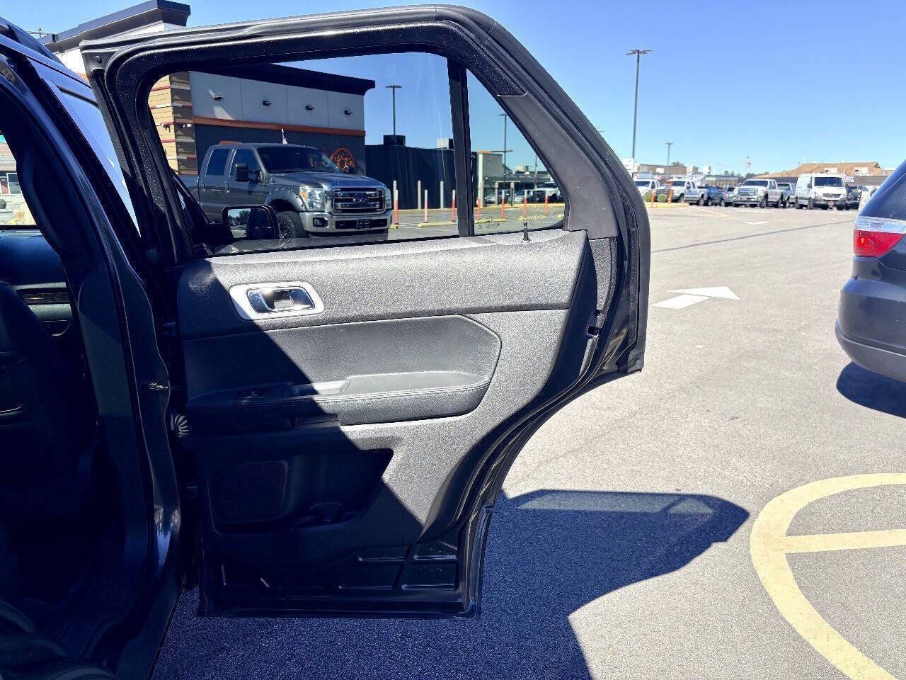 Used 2015 Ford Explorer Limited w/ Equipment Group 302A AWD/4WD image 35