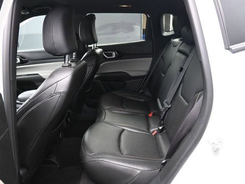 Used 2024 Jeep Compass Limited image 11