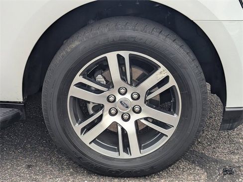 Used 2024 Ford Expedition Max Limited image 9