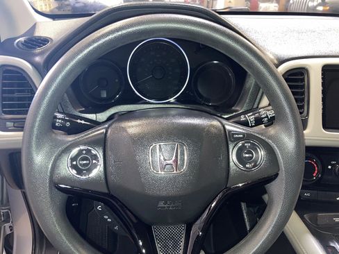 Used 2018 Honda HR-V LX image 28