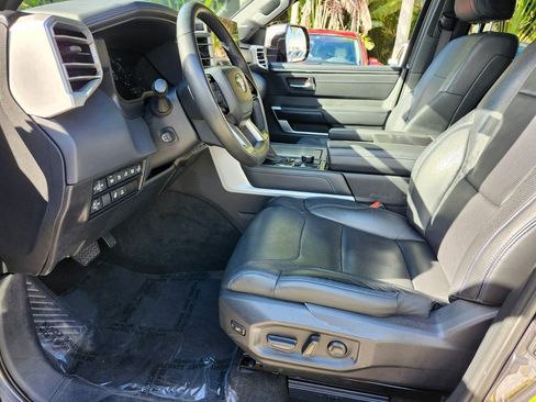 Used 2024 Toyota Sequoia Platinum image 5