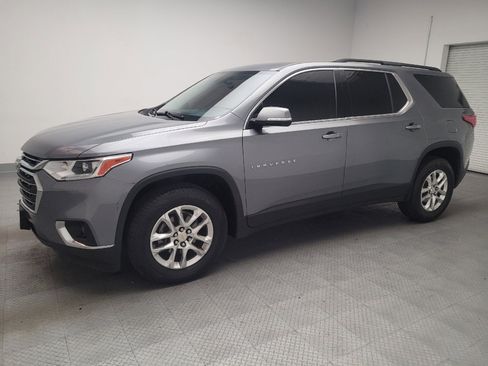 Used 2020 Chevrolet Traverse LT image 2