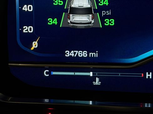 Used 2023 Chevrolet Tahoe Z71 w/ Luxury Package image 21