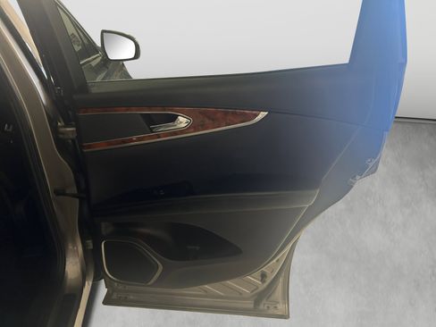 Used 2016 Lincoln MKX Select w/ Select Plus Package FWD image 21