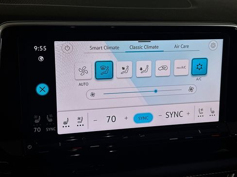 Used 2024 Volkswagen Atlas Cross Sport SE image 23