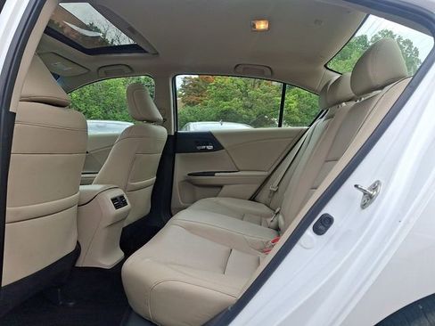 Used 2017 Honda Accord EX-L image 10