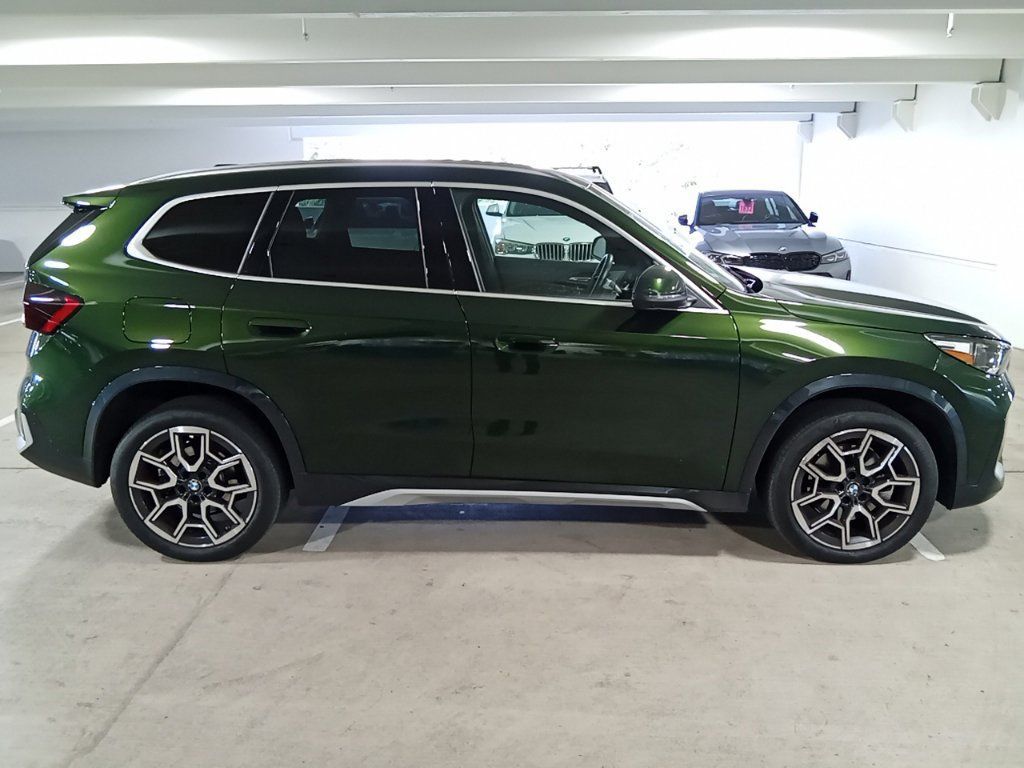 Used 2025 BMW X1 xDrive28i AWD/4WD image 4