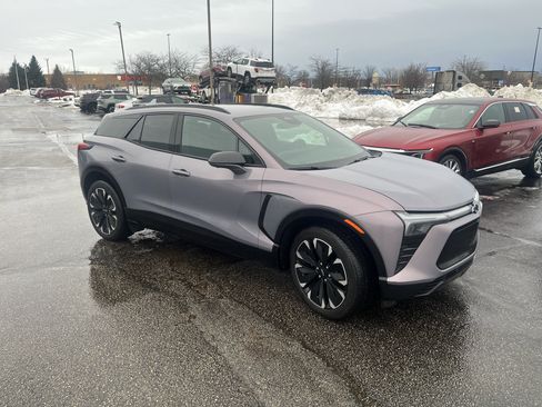Used 2025 Chevrolet Blazer EV RS image 2