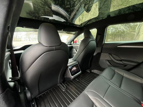 Used 2021 Tesla Model S Plaid image 40