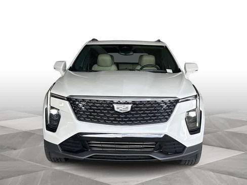 Used 2024 Cadillac XT4 Premium Luxury w/ LPO, Floor Liner Package FWD image 3