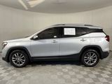 Used 2022 GMC Terrain SLT w/ Infotainment Package II image 3