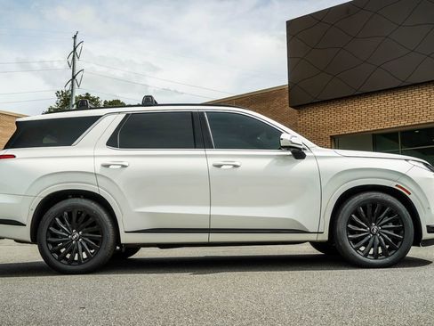 Used 2024 Hyundai Palisade Calligraphy AWD/4WD image 4