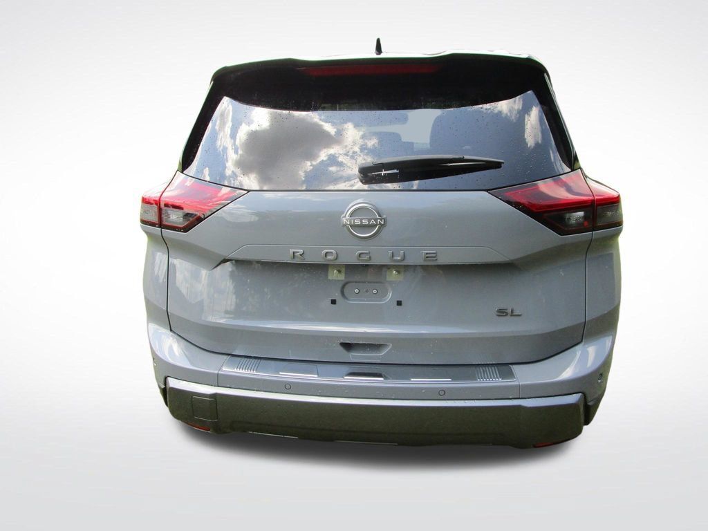 Used 2024 Nissan Rogue SL FWD image 11
