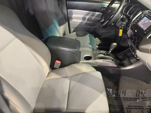 Used 2013 Toyota Tacoma 4x4 Access Cab V6 w/ TRD Sport Pkg image 23