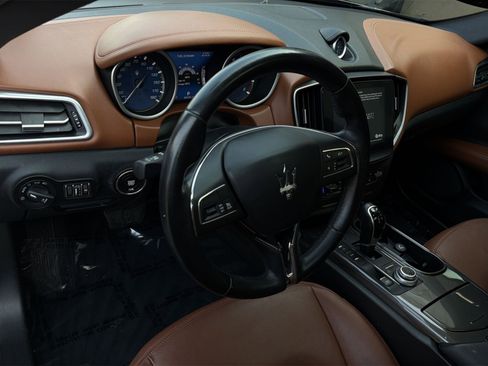 Used 2018 Maserati Ghibli RWD image 16