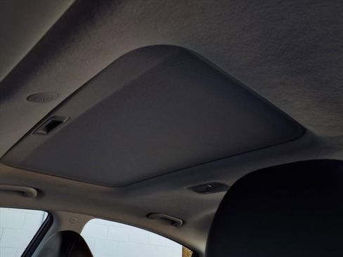 Used 2013 Hyundai Elantra Limited w/ Technology Pkg image 16