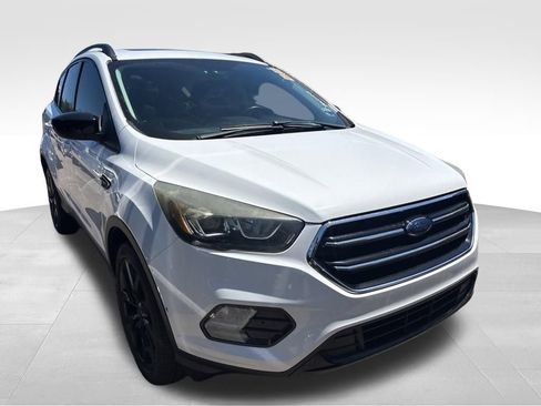 Used 2017 Ford Escape SE w/ Equipment Group 201A AWD/4WD image 5