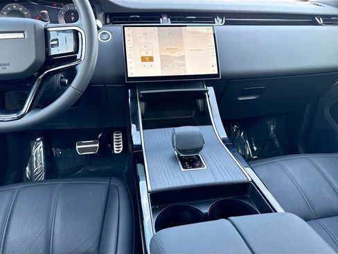 Certified 2026 Land Rover Range Rover Evoque Dynamic SE AWD/4WD image 18