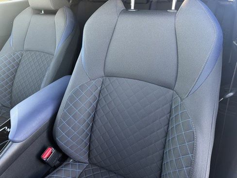 Used 2022 Toyota C-HR XLE image 24