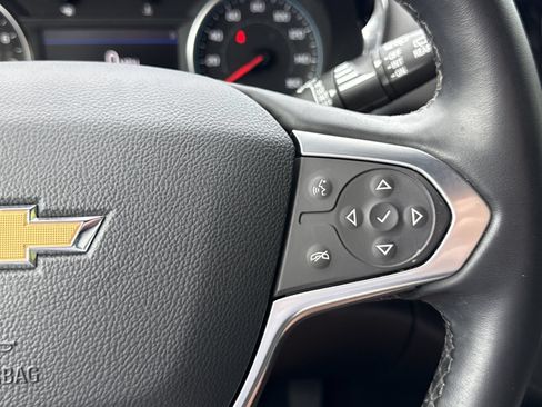 Used 2023 Chevrolet Traverse LT FWD image 22