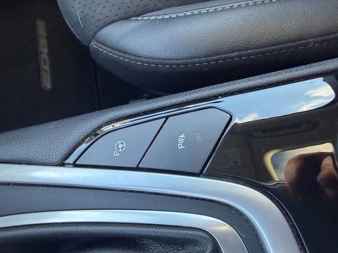 Used 2015 Ford Edge Sport w/ Equipment Group 401A AWD/4WD image 32