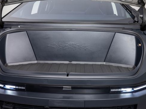 Used 2024 Tesla Cybertruck AWD Crew Cab image 37