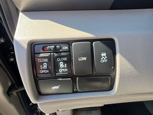 Used 2016 Honda Odyssey EX-L image 12