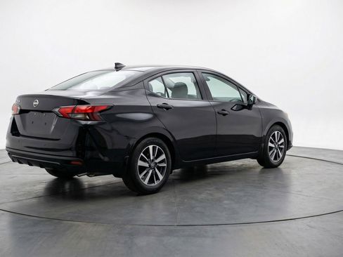 Used 2025 Nissan Versa SV image 9