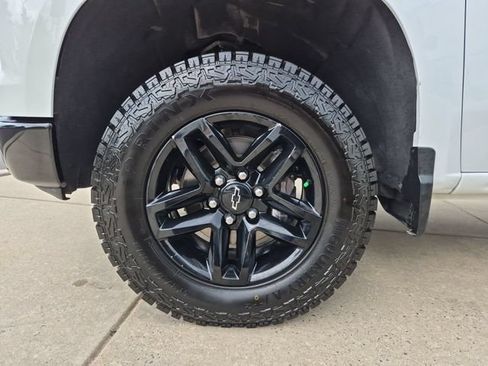Used 2025 Chevrolet Silverado 1500 Custom Trail Boss AWD/4WD image 35