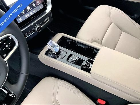 Certified 2026 Volvo XC90 B5 Plus w/ Protection Package Premier AWD/4WD image 18