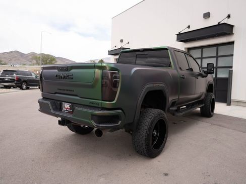 Used 2024 GMC Sierra 3500 AT4 w/ Technology Package AWD/4WD image 8
